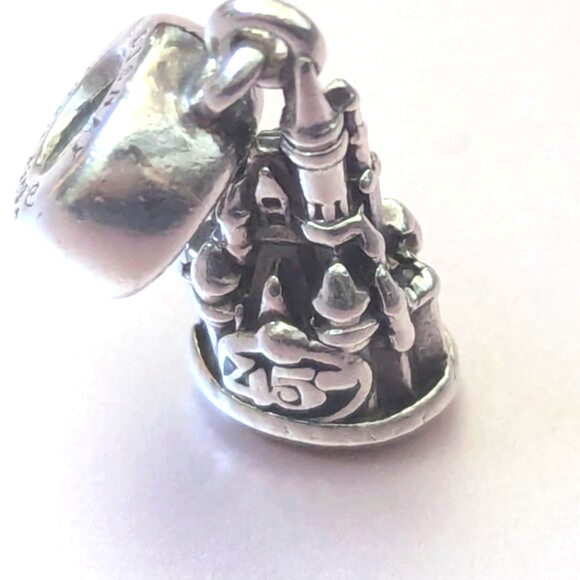 Pandora Disneyworld 45th Magic Kingdom Castle - Picture 5 of 13